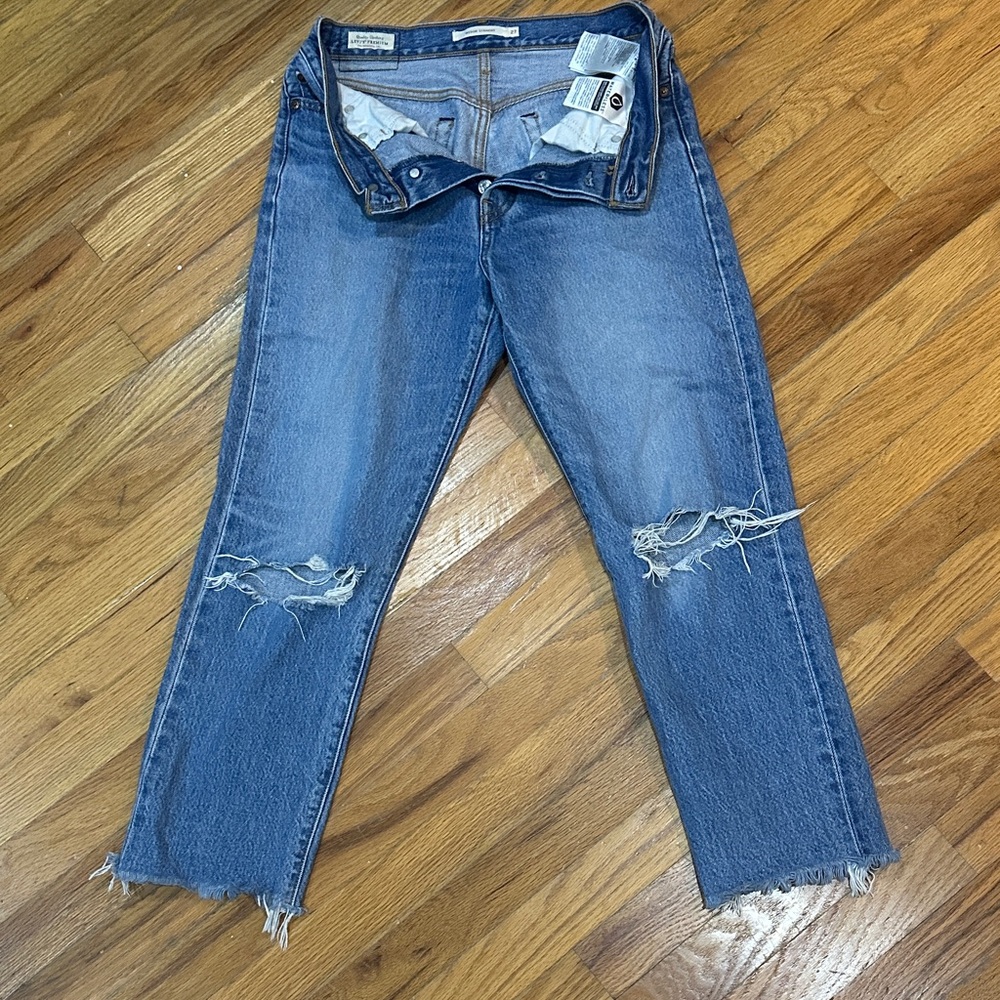 Levi Strauss Levis Wedgie Straight Distressed Cropped Jeans 27